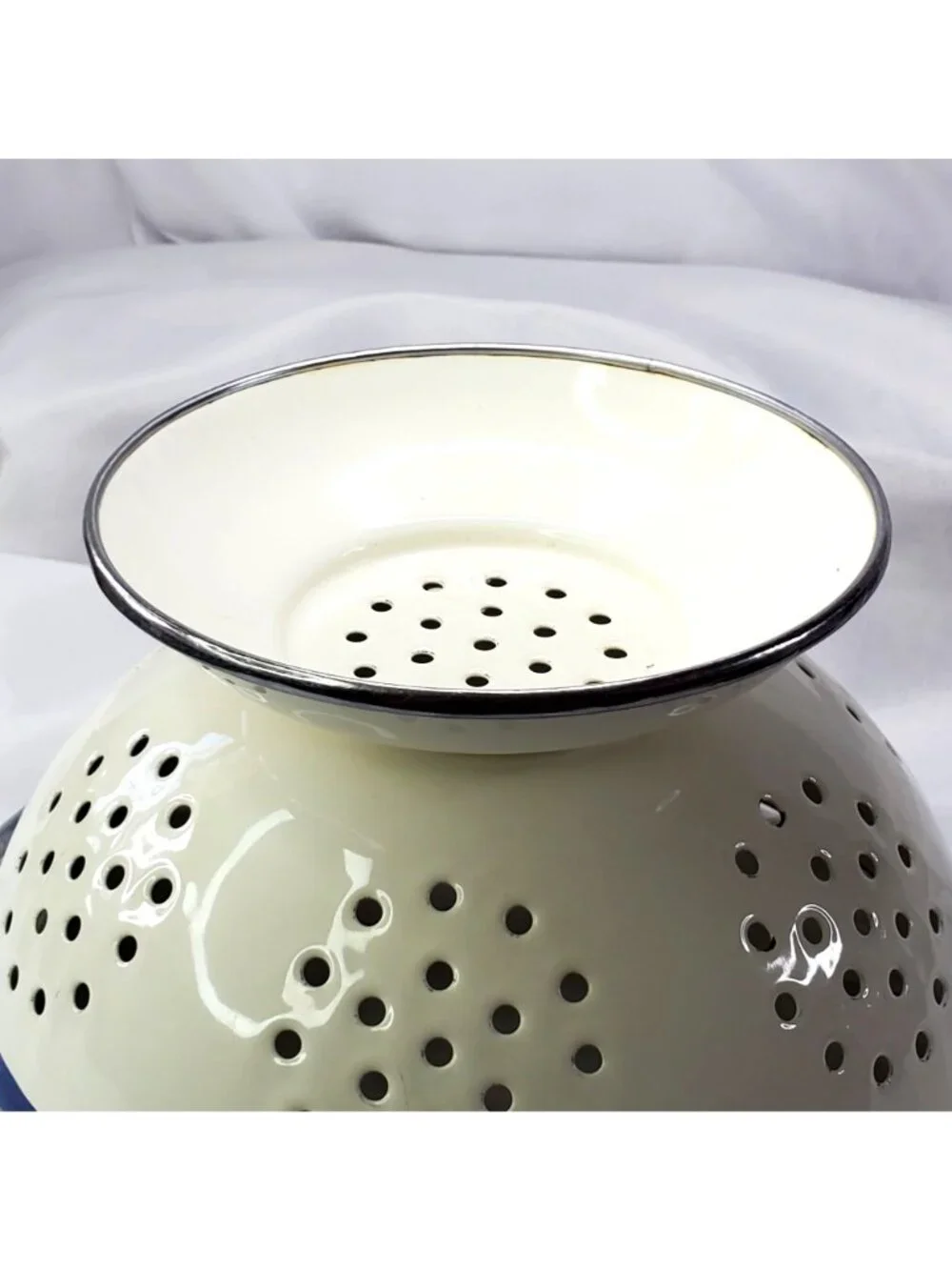 Vintage Pfaltzgraff Metal Enamel Colander Strainer Striped 9